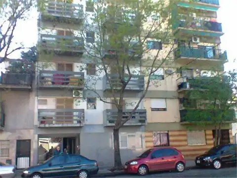 Departamento  2 ambientes con balcon al frente 