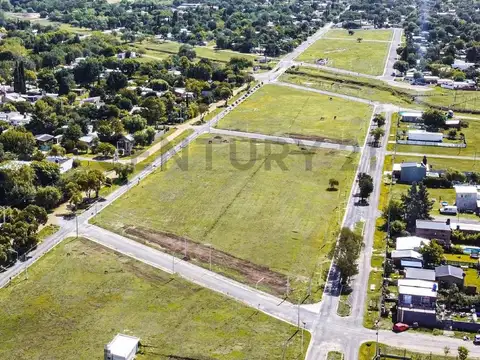 Tierra del Fuego y San Juan entre Sarmiento y Castro Barros 100, Piso 0