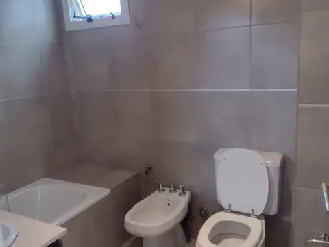 HERMOSO DEPARTAMENTO CON BALCON
