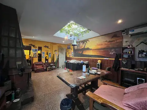 Casa 3 dormitorios con cochera y patio