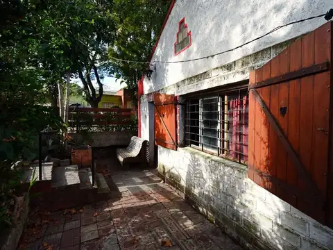 VENTA CASA 3 DORMITORIOS A RECICLAR BRAZO ORIENTAL