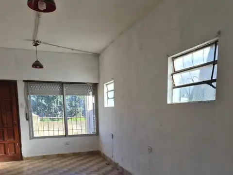 Casa 3 ambientes con 2 baños