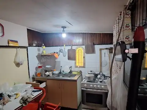 Casa 5 ambientes con 2 baños