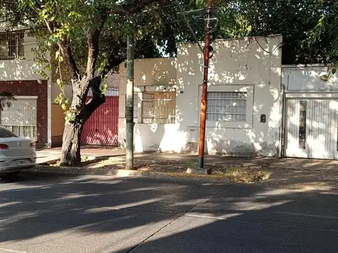 Terreno o Casa a reciclar a la VENTA