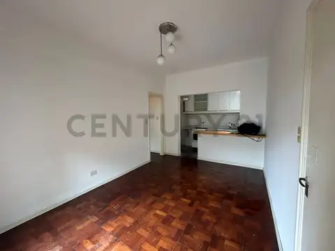 Julio Argentino Roca 800, Piso 1