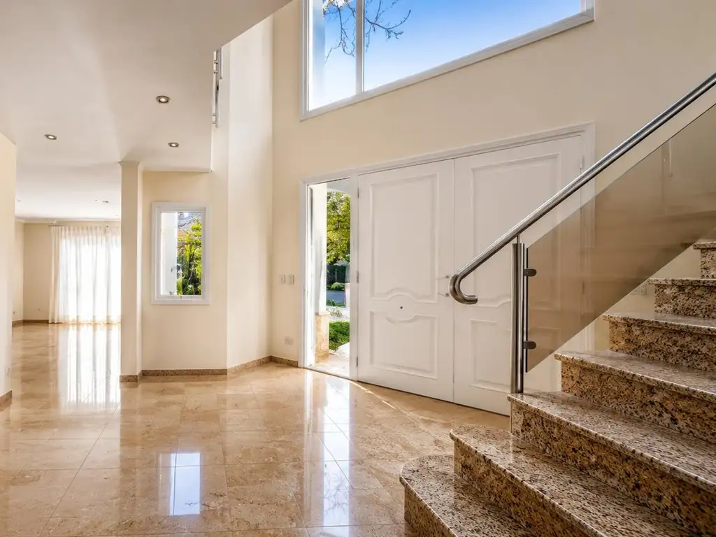 Casa en Venta con cochera