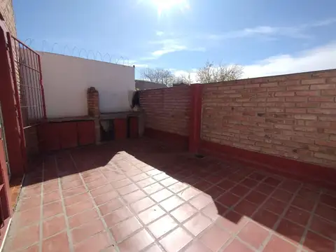 Depto Tipo Casa 4 ambientes con 1 baño