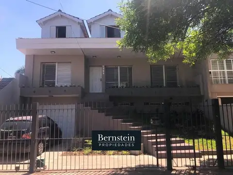 CASA EN VENTA :: CASTELAR NORTE :: 8 AMBIENTES