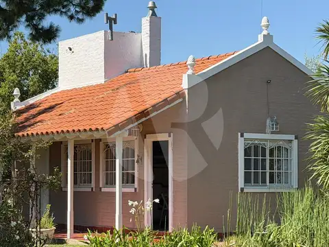 Casa 2 ambientes con 1 baño