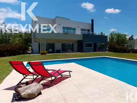 VENTA CASA 4 DORMITORIOS CAMPOS DE ROCA II