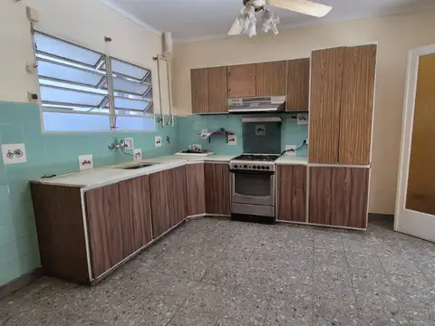 DEPARTAMENTO TIPO CASA- AL FRENTE- EN LAS LOMITAS SIN EXPENSAS 