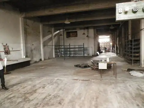 GALPON 380 m2 Cub sobre Lote 480 m2