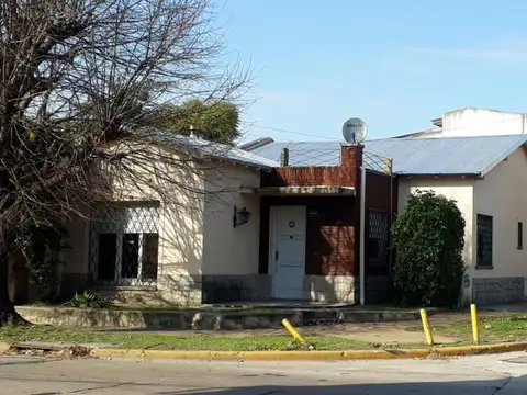 Casa en VENTA 3 ambientes, Quilmes Este