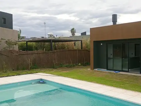 Casa en Alquiler de 4 dormitorios