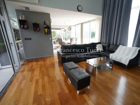 Casa en Venta en La Cesarina, USD 420.000