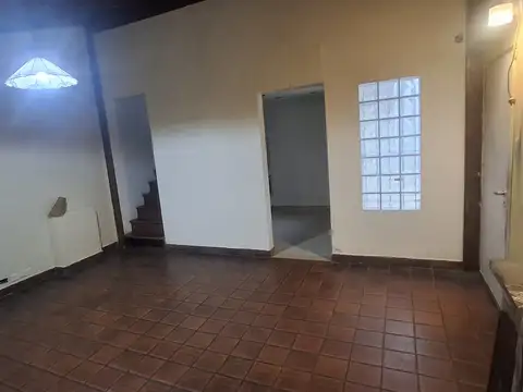 Casa en Alquiler con 1 cochera