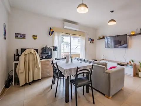 Venta - PH - 2 Ambientes - Balcon - Frente - Monte Castro - Apto Credito - Permuta