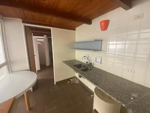 Oficina 2 ambientes con 1 baño