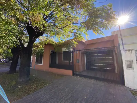 Casa 4 ambientes en venta Bella Vista