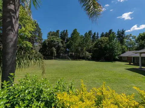 CHALET INGLES 3.222 M2 EN COTOS DE ALAMEDA, ROLDAN