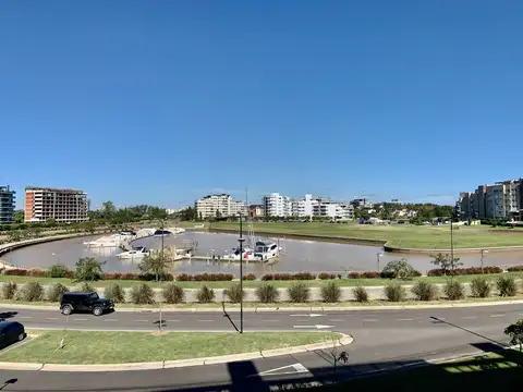 Avenida del Puerto 600