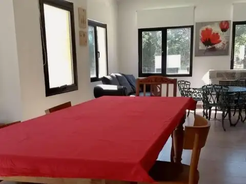 Casa en venta - 3 Dormitorios 3 Baños - Tandil