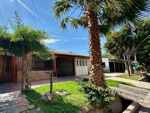 CASA EN VENTA EXCELENTE ESTADO LAS HERAS 