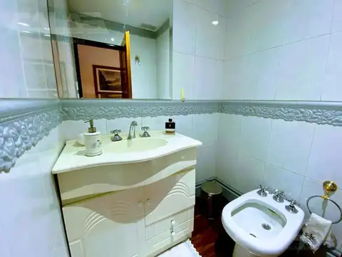 Casa 5 ambientes con 4 baños