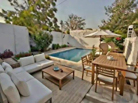 Venta. Casa. 4 ambientes. Patio. 300 m2