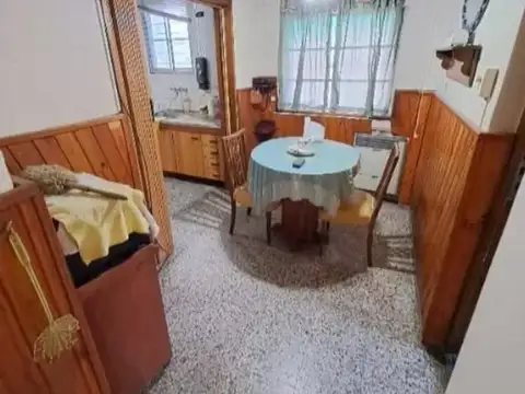 Venta. Casa. 4 ambientes. Patio