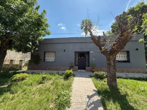 CASA EN VENTA EN ACEVEDO CON PATIO