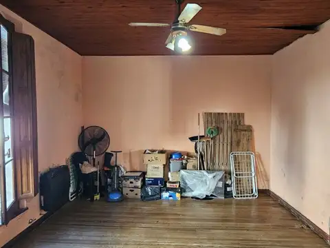 Casa 7 ambientes con 1 baño