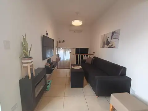 Depto Tipo Casa 4 ambientes con 2 baños