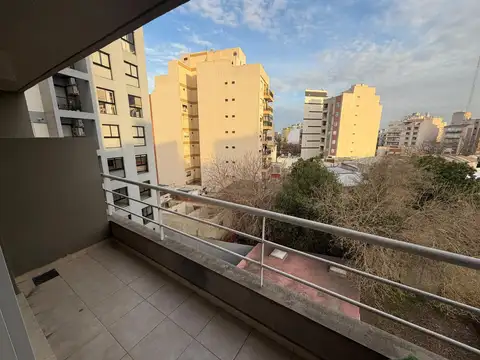 ALQUILER DE MONOAMBIENTE CONTRAFRENTE CON BALCON