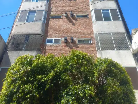 Departamento de tres dormitorios en Necochea al 2400