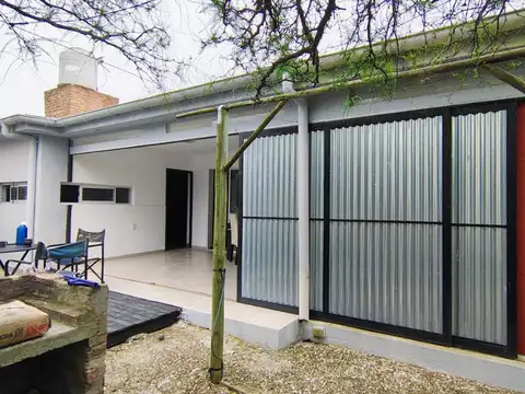 Casa en Venta con 4 cocheras