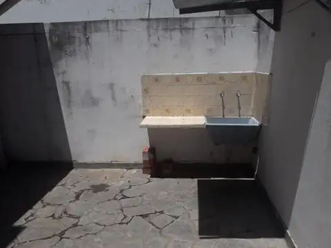 Depto Tipo Casa 4 ambientes con 2 baños