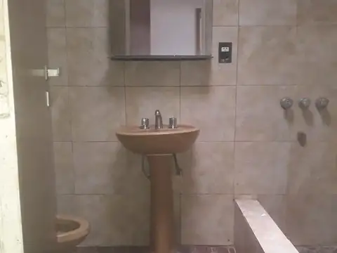 Depto Tipo Casa en Alquiler de 4 ambientes