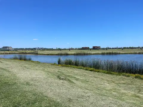 Amarras, Puertos del Lago 100