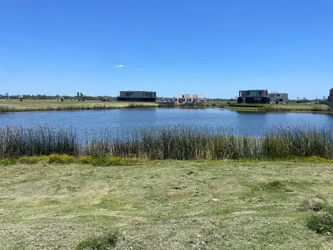 Amarras, Puertos del Lago 100