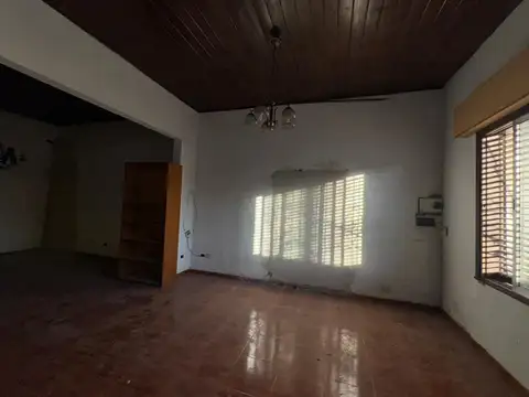 Casa - Alquiler - Argentina, San Miguel - A. Piñero 943