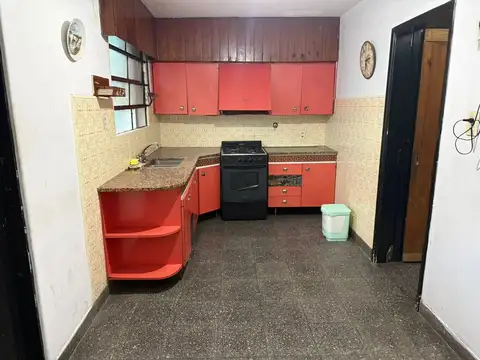 Local en Alquiler en Billinghurst, $ 500.000