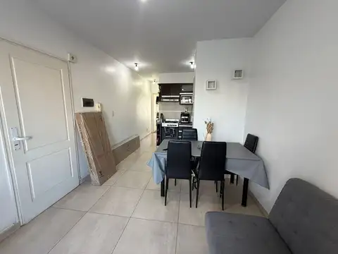 DPTO. 2 AMB AL FRENTE CON DOBLE BALCON LANUS ESTE