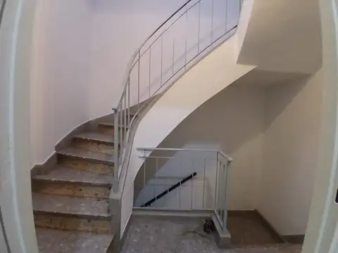 Depto Tipo Casa en Alquiler de 4 ambientes