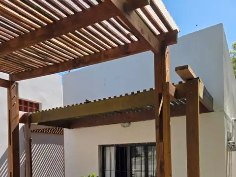VENTA COMPLEJO DE TRES CASAS COLONIA DEL SACRAMENTO