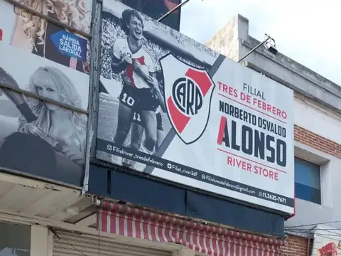 Excelente Local sobre Av. San Martín!