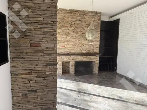 Casa en Alquiler de 3 dormitorios