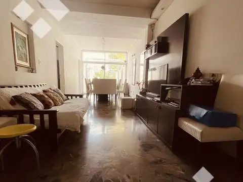 Casa en Alquiler con 1 cochera