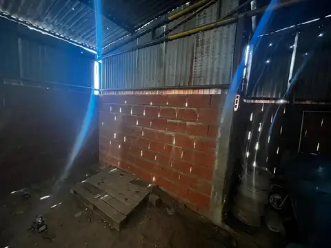 Galpon en Venta 8,72  mts Frente