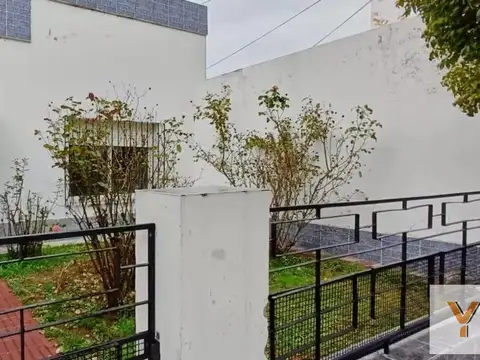 Casa en venta - 2 Dormitorios 2 Baños - 249Mts2 - Azul